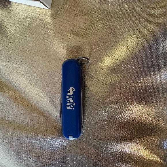 Victorinox Classic Blue Swiss Army Multi-tool Pocket Knife. - Picture 4 of 5